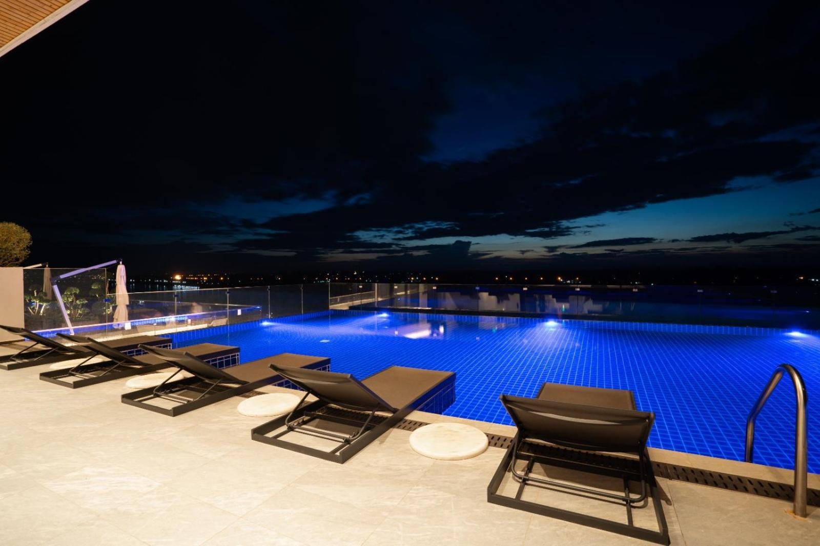 One Riviera Hotel And Residences Ban Souanmone 外观 照片