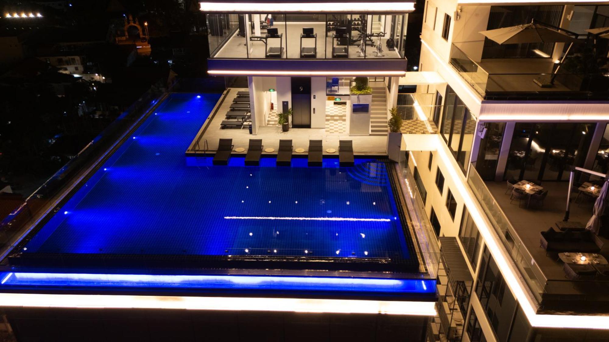 One Riviera Hotel And Residences Ban Souanmone 外观 照片